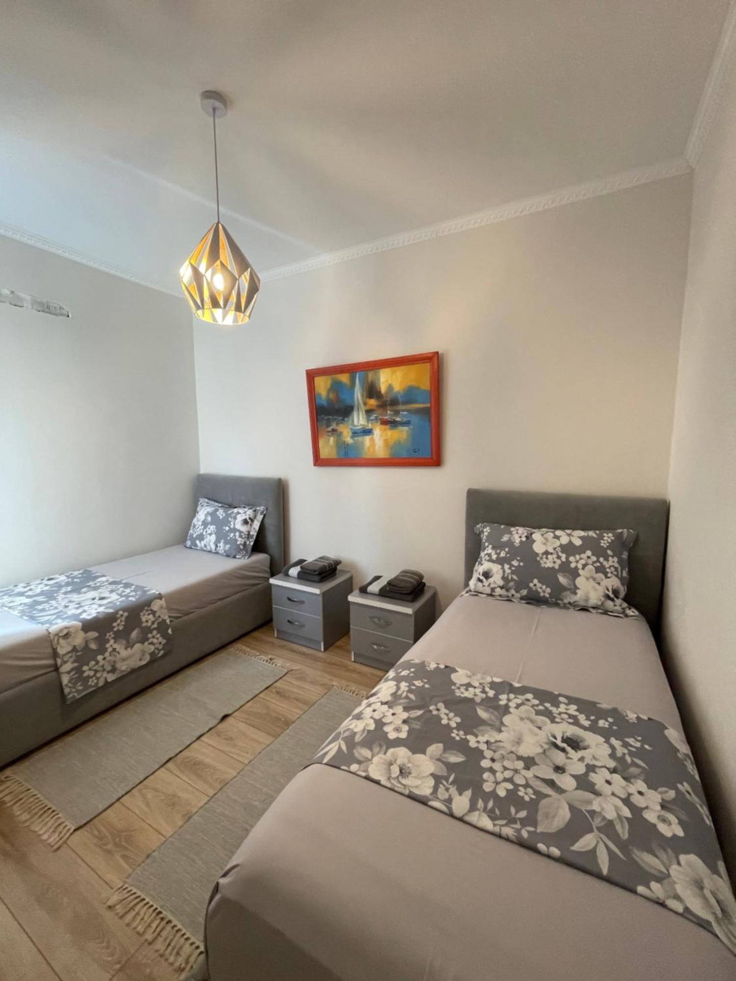 Peak Apartment Modern Durres City Centre #2 Екстериор снимка